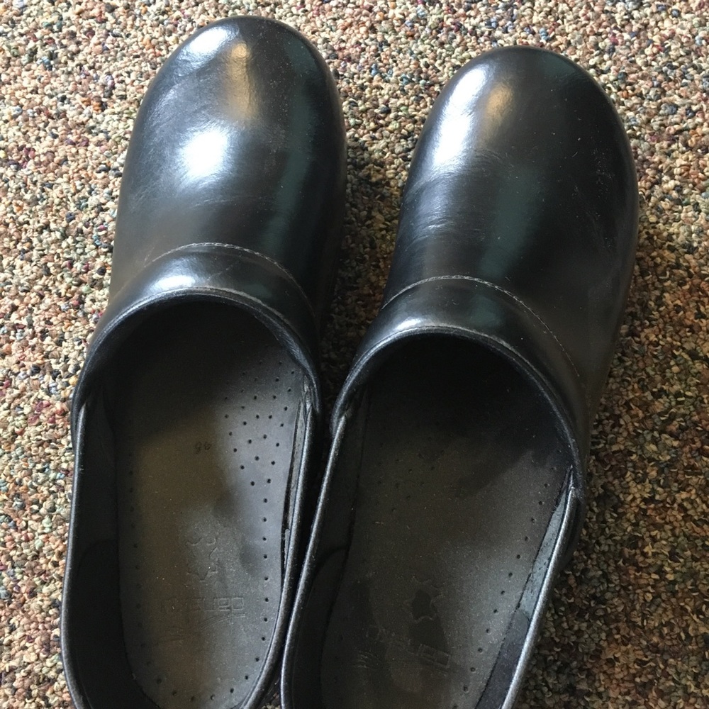 Dansko shoes/clogs